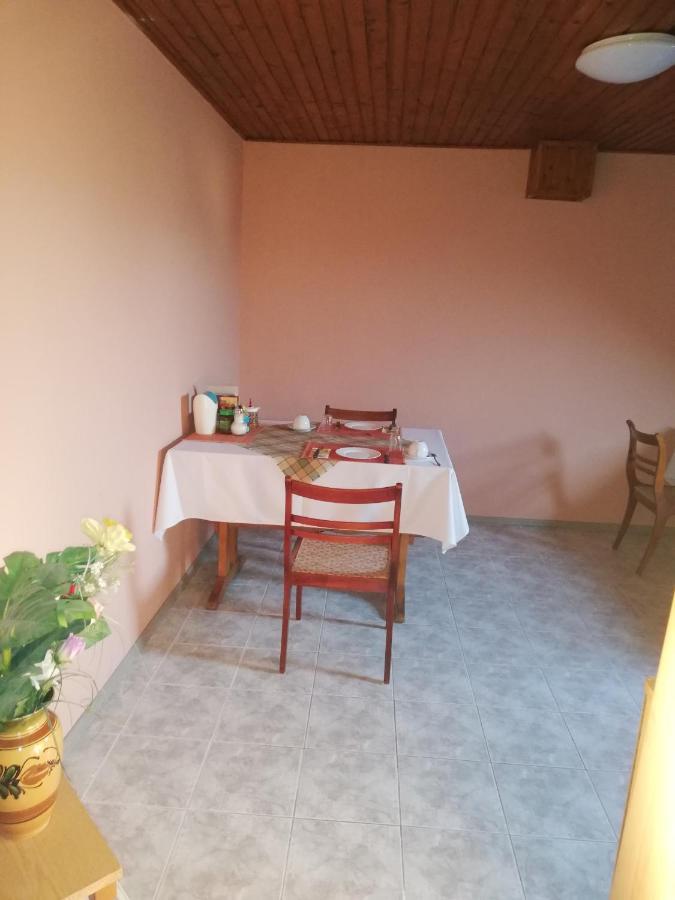 Grill Garten Vendeghaz Hotel Keszthely Ngoại thất bức ảnh
